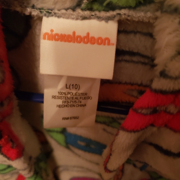 Robe - Picture 2 of 2